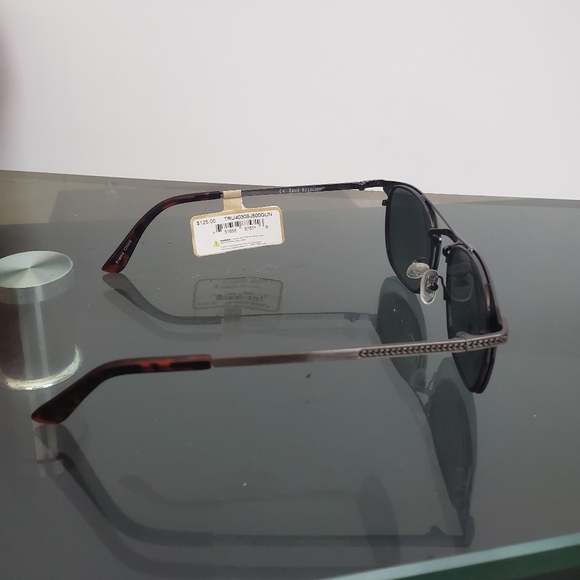 True Religion sunglasses - Picture 3 of 4